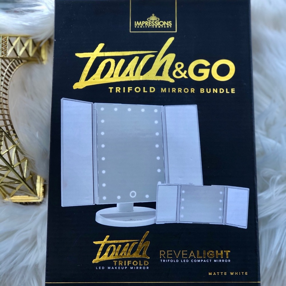 Impressions Trifold mirror